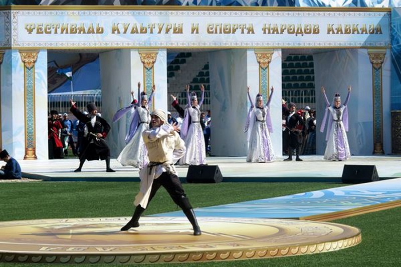 Кавказские музыканты. Фестиваль культуры народов кавказа. Спортивные игры кавказа. Северо-кавказские игры. Игра кавказа.