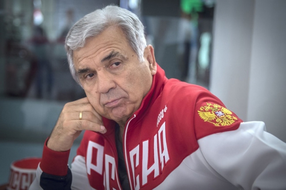 Главный тренер по вольной борьбе. Шахмурадов Халил.