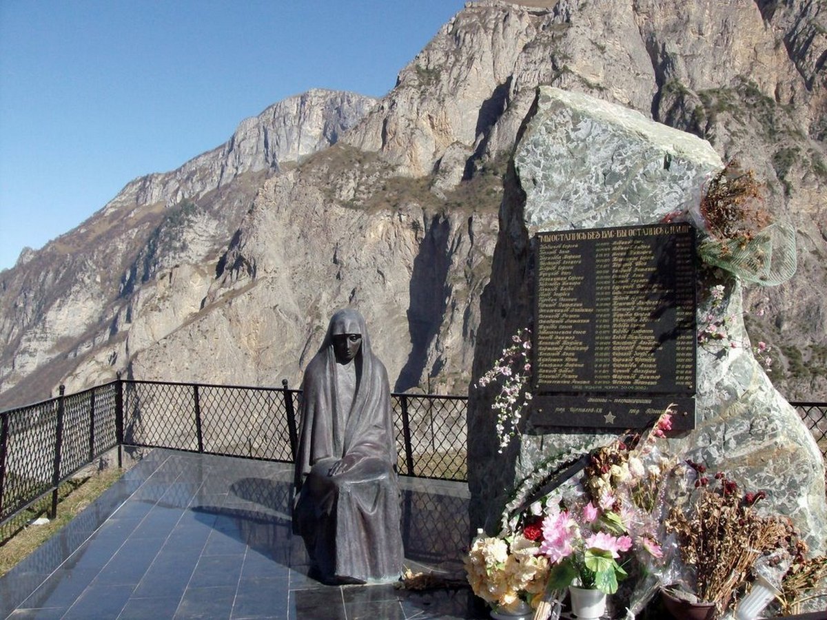 Мемориал Сергею Бодрову в Кармадонском ущелье
