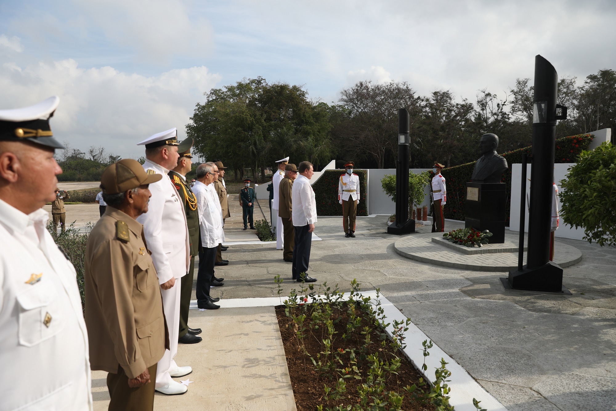 Памятник плиеву на кубе Памятник плиеву на кубе