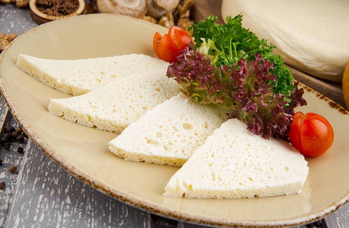 Сыр сулугуни грузия. Сыр сулугуни имеретинский. Имеретинский сыр брынза. Сыр сулугуни имеретинский. Имеретинский сыр брынза.