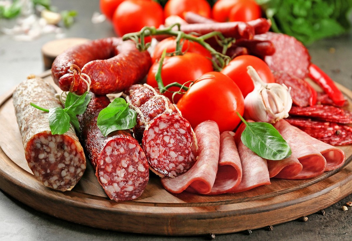 Томаты и мясо огонь